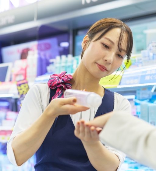 トモズ 化粧品リーダー 2017年入社 五十嵐